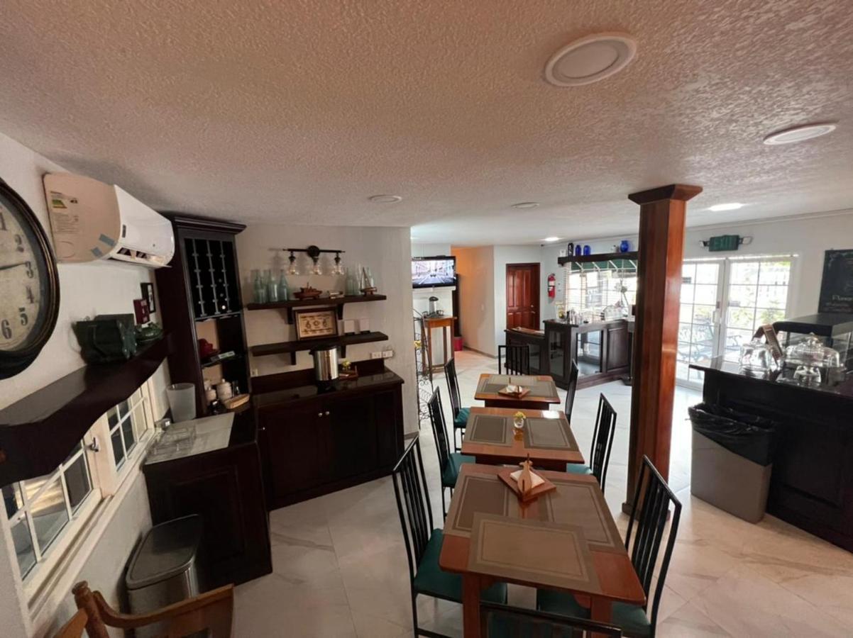 One South Place Hotel Kota Belize Bagian luar foto