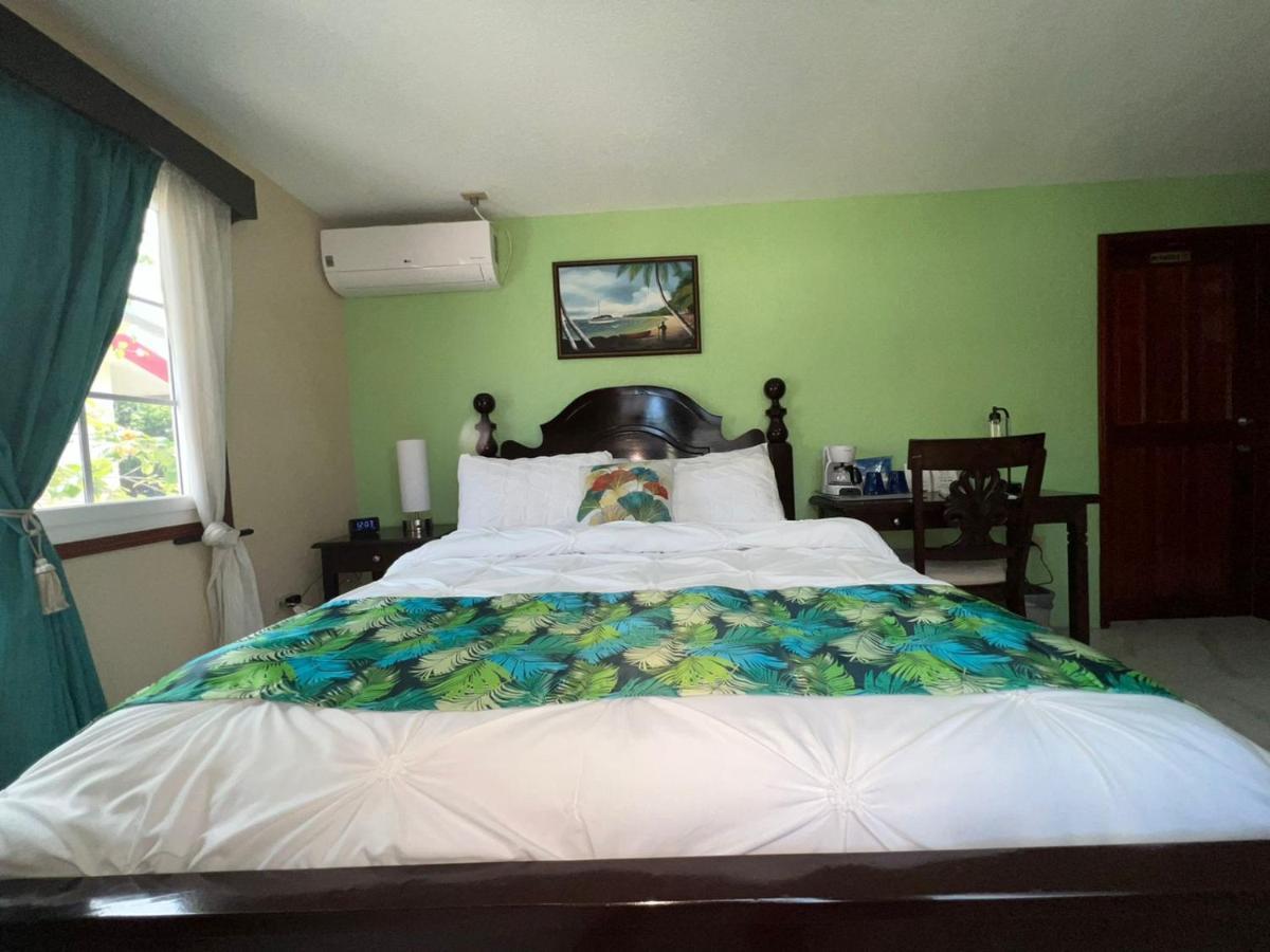 One South Place Hotel Kota Belize Bagian luar foto