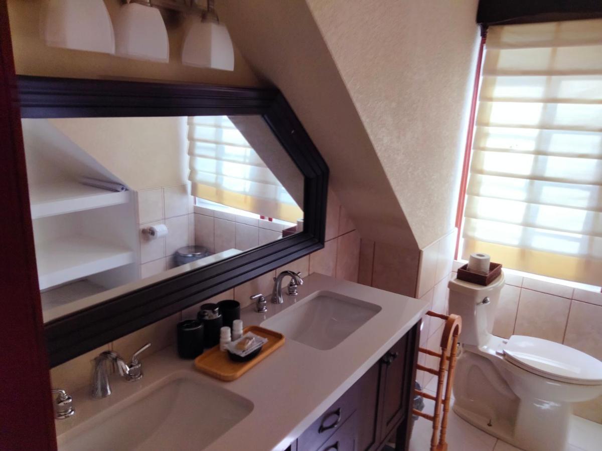 One South Place Hotel Kota Belize Bagian luar foto