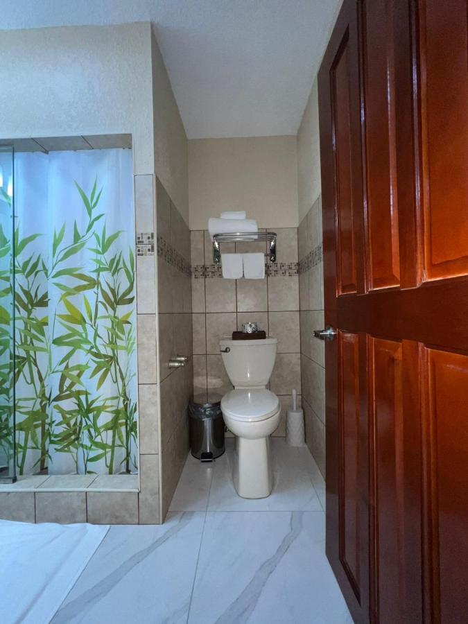 One South Place Hotel Kota Belize Bagian luar foto