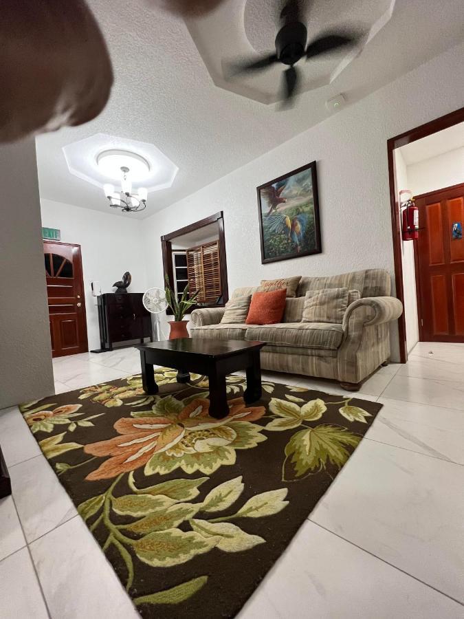 One South Place Hotel Kota Belize Bagian luar foto