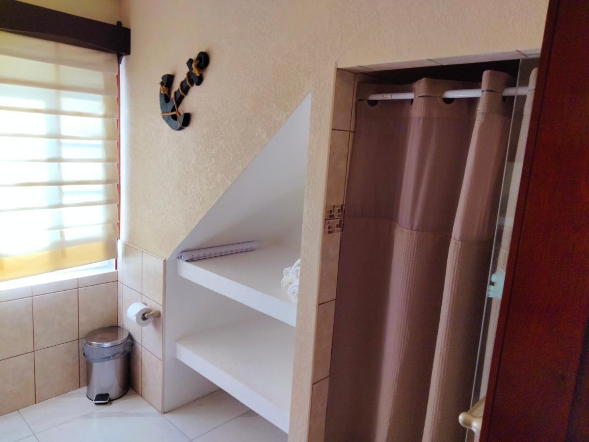 One South Place Hotel Kota Belize Bagian luar foto