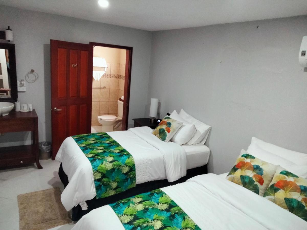 One South Place Hotel Kota Belize Bagian luar foto