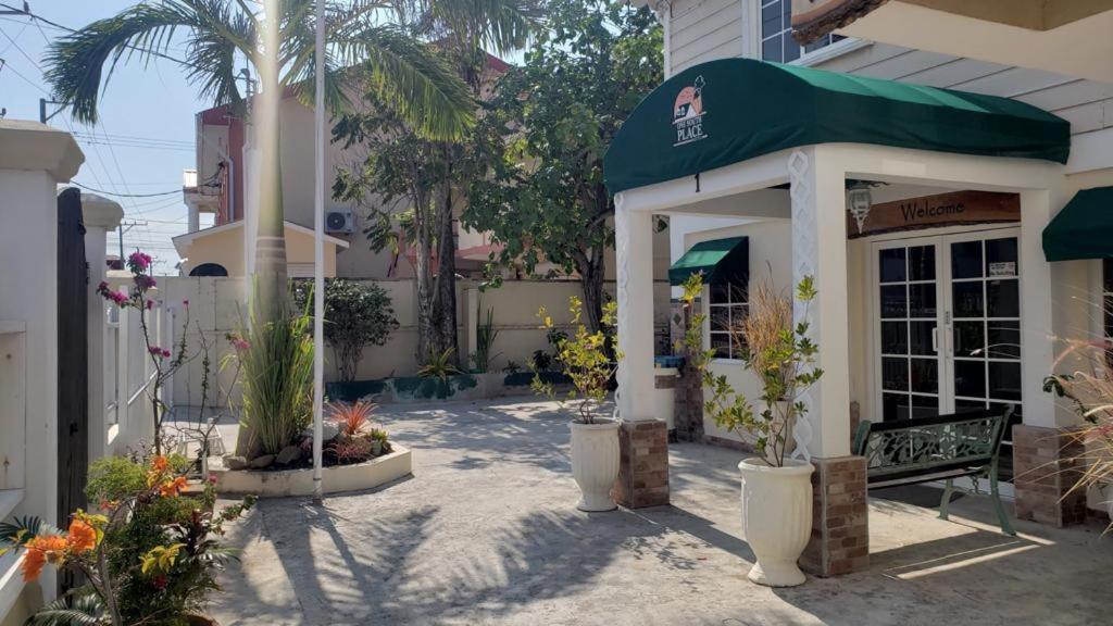 One South Place Hotel Kota Belize Bagian luar foto
