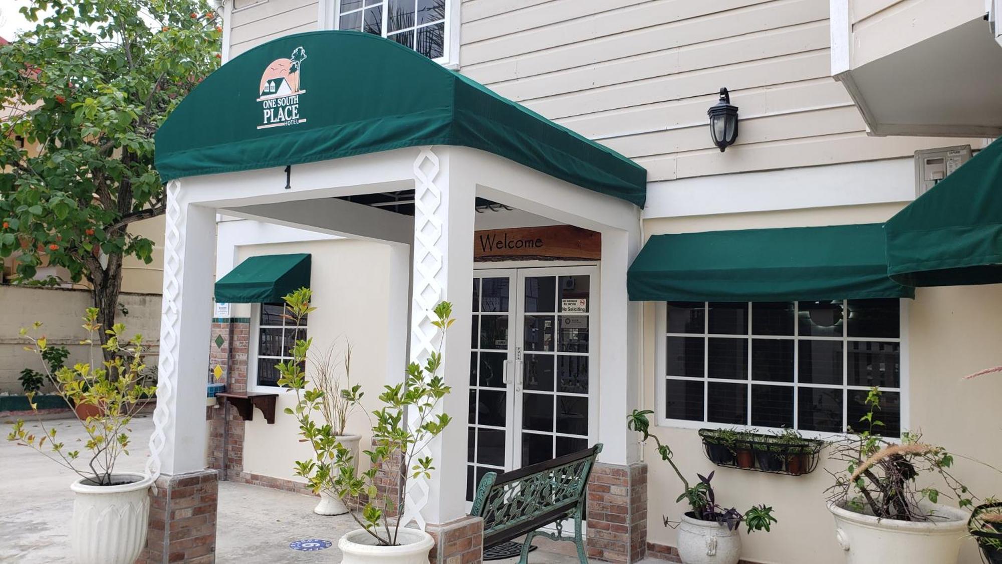 One South Place Hotel Kota Belize Bagian luar foto